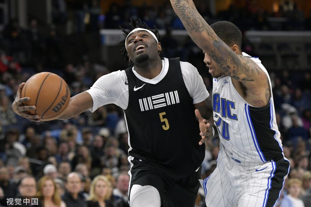 工作人员的 工作人员的