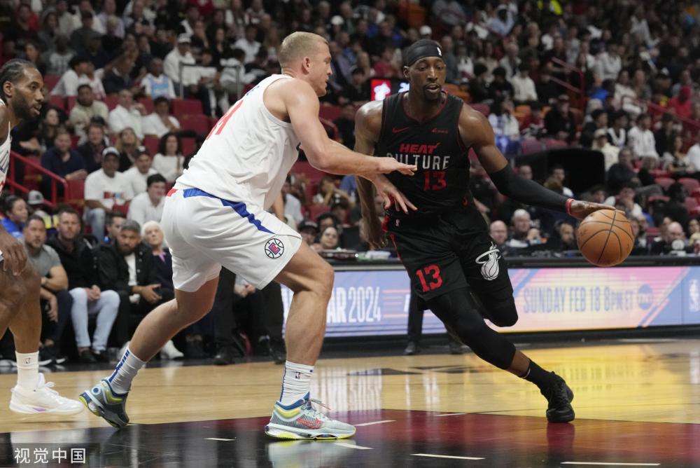 员罗克进行 员罗克进行